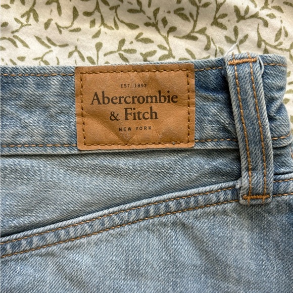 Abercrombie & Fitch Light Blue Denim Skirt with Red and Blue Floral Embroidery - Picture 7 of 8